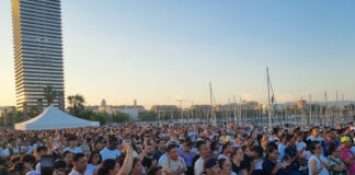 5 000 gelowiges aanbid God in Barcelona