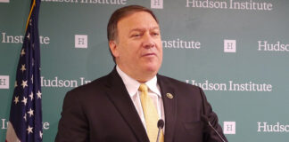 Pompeo: Biden-administrateur beskou godsdiens as ’n ’ongelukkige kenmerk van ’n agtergeblewesamelewing wat in die verlede vasgevang is’
