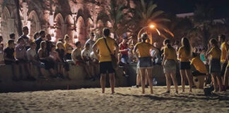 Die Evangelie word verkondig op die strande van Majorka