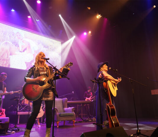 Nuwe beweging vier “voluit vrouwees”