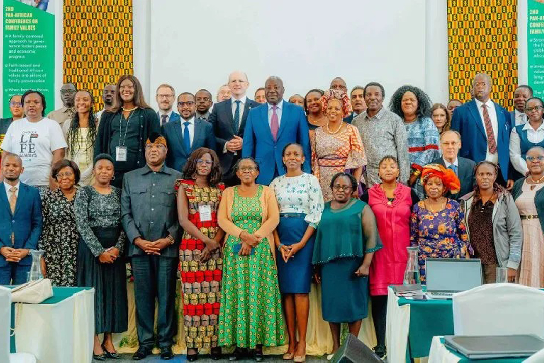 kaapstad-gaan-pan-afrikaanse-gesinswaardekonferensie-in-2027-aanbied