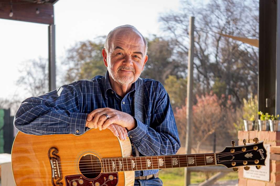 piet-smit-returns-with-powerful-new-single-after-a-decade-of-silence