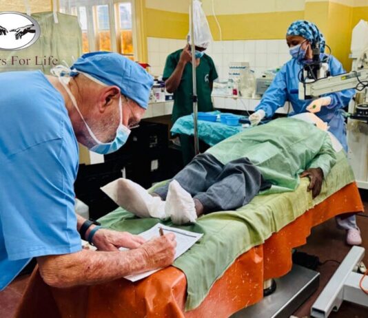 Geloof in Aksie – Dokters vir Lewe bring hoop en genesing na Malawie
